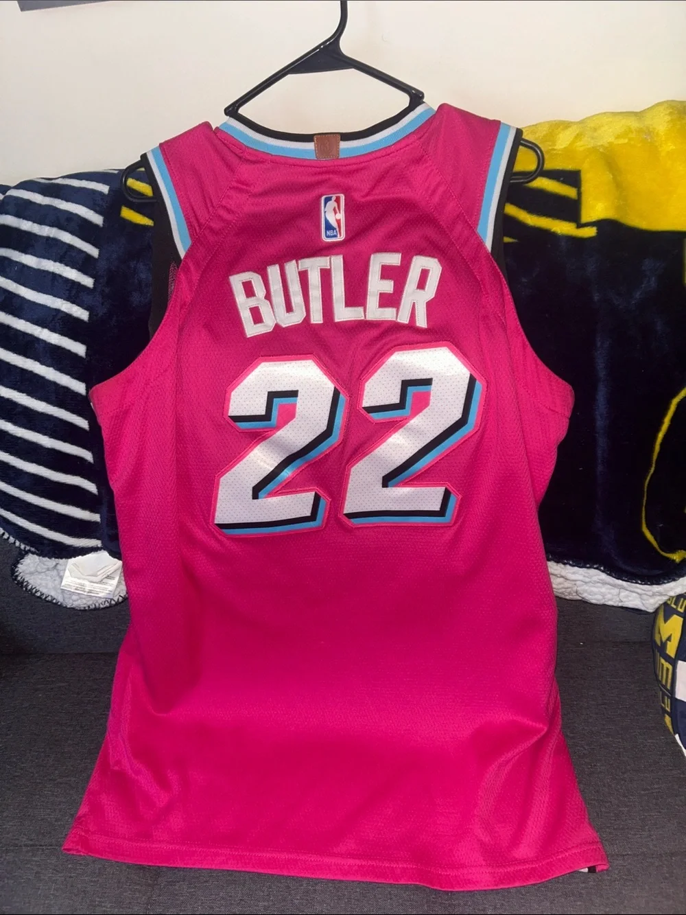 Nike Men’s XL Jimmy Butler #22 Miami Heat NBA Jersey Stitched